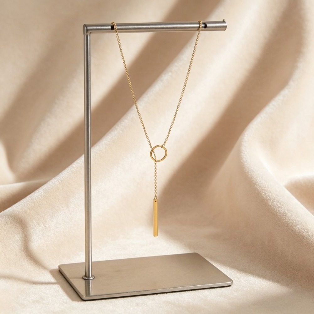 Un collar con colgante dorado  - Travel Accessories As Gifts reseña y precio