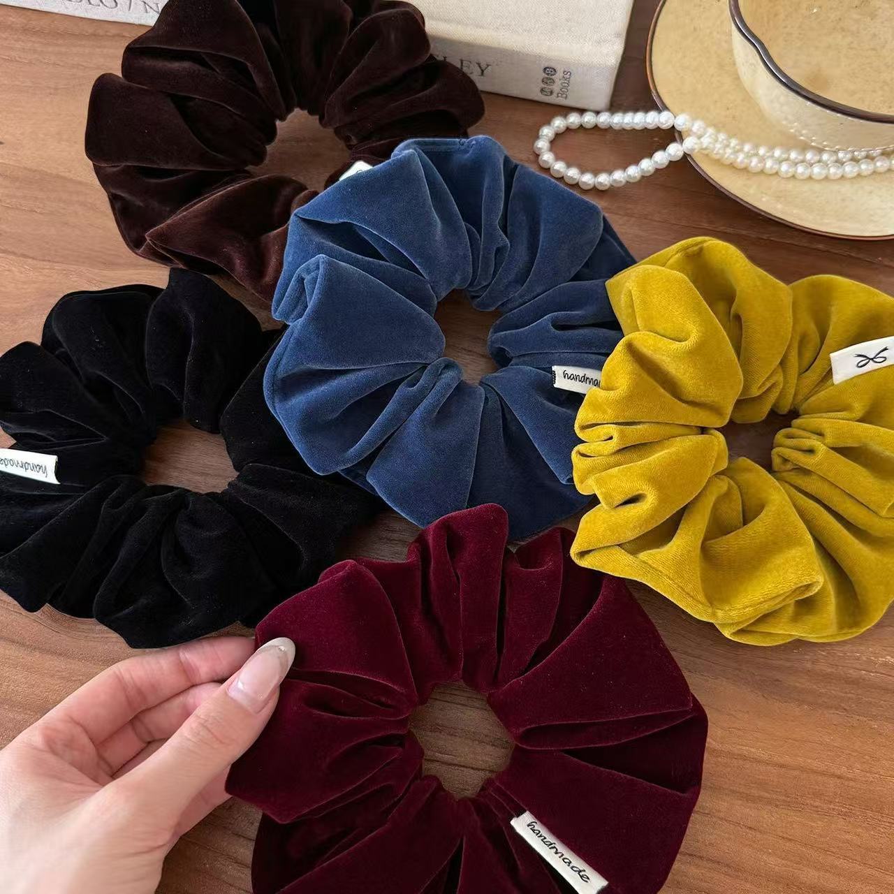 Coletero de terciopelo minimal - Travel Accessories Aesthetic reseña y precio